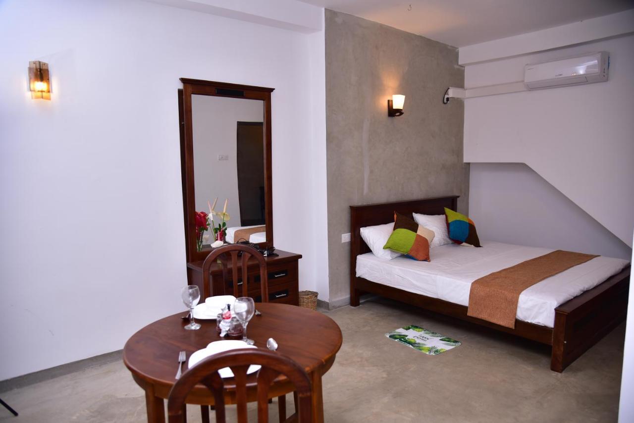 Lily Holiday Apartments Hikkaduwa Kültér fotó
