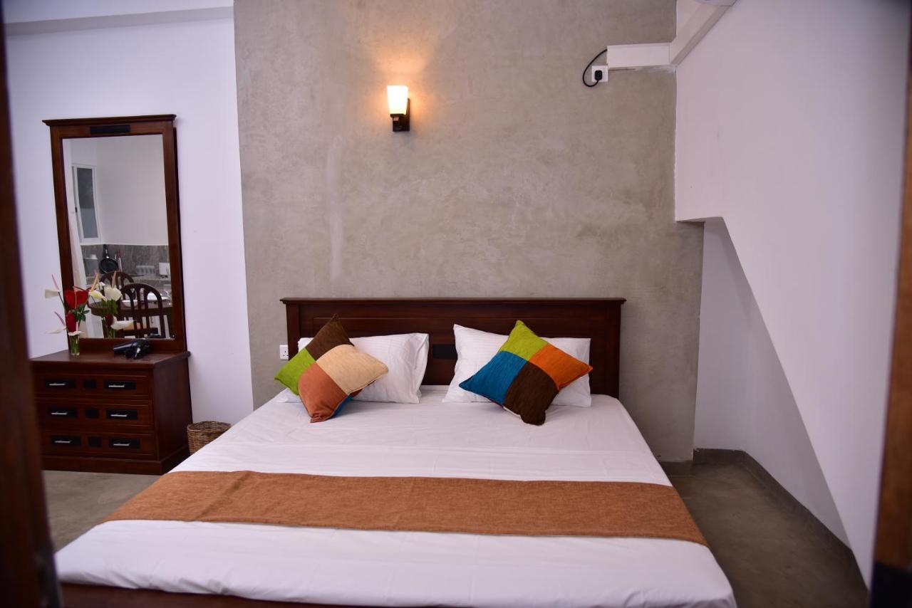 Lily Holiday Apartments Hikkaduwa Kültér fotó
